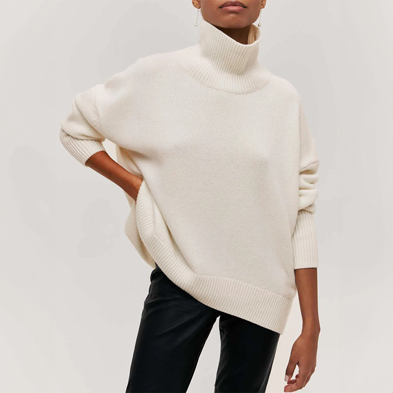 LOLA | Cozy Turtleneck