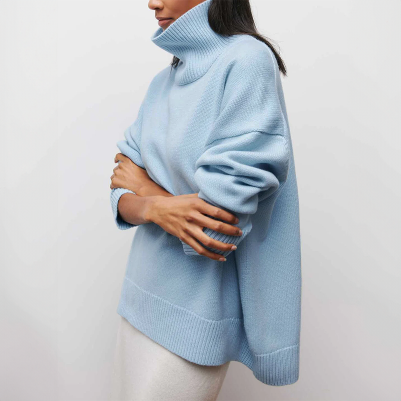 LOLA | Cozy Turtleneck