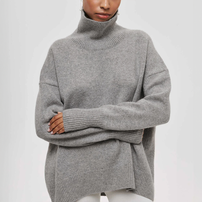 LOLA | Cozy Turtleneck